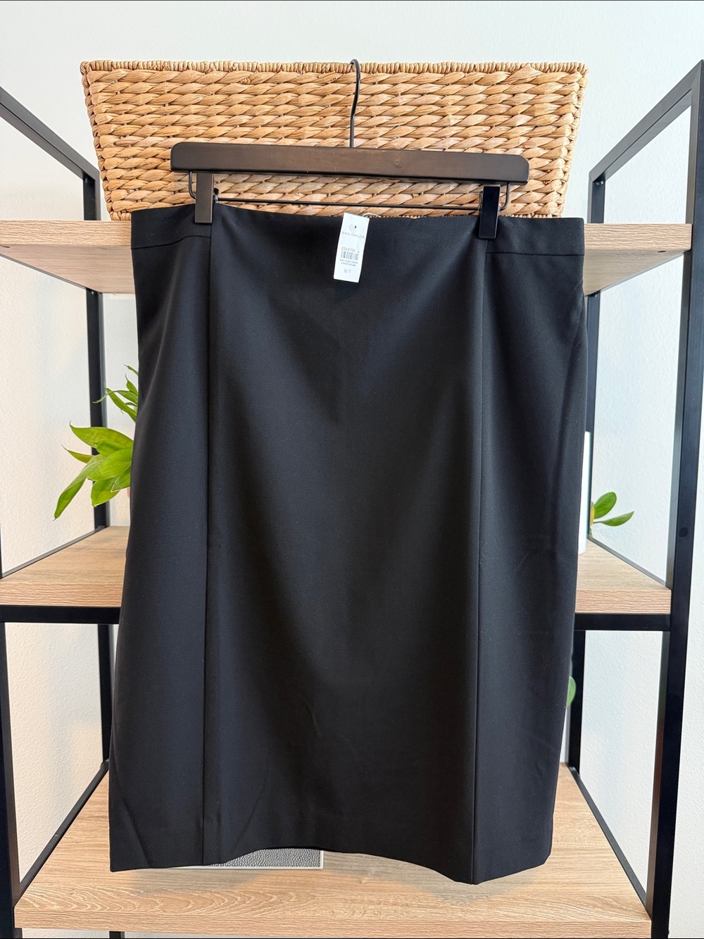 NWT Ann Taylor Black Pencil Skirt Career, 16 Tall